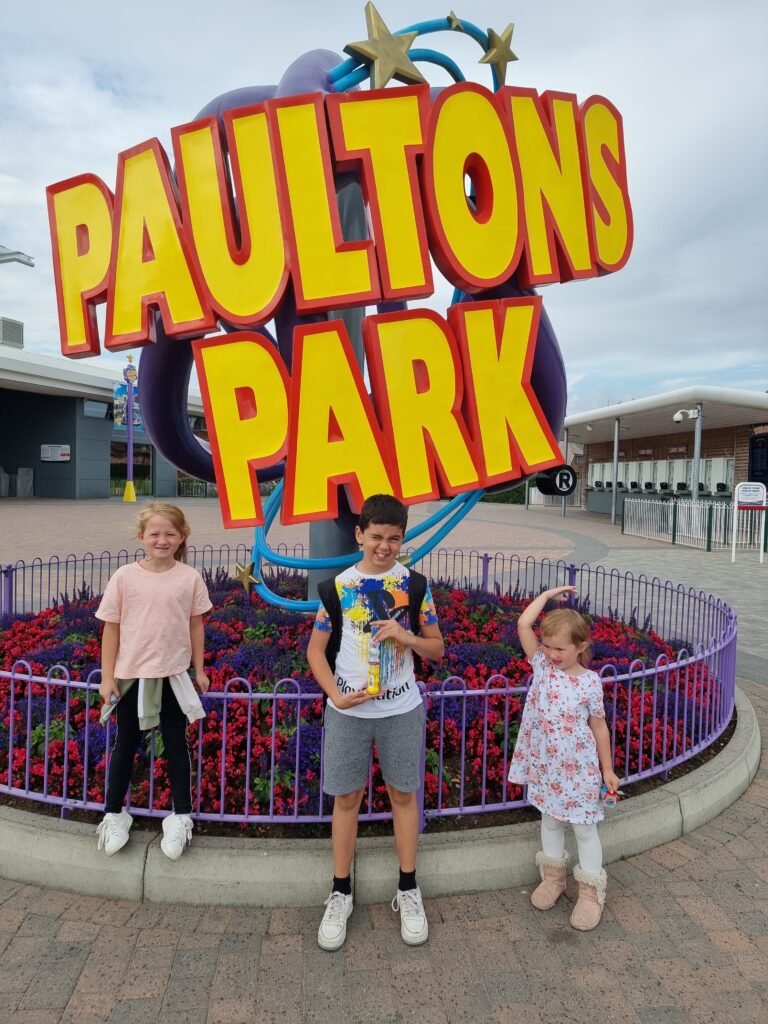 Paultons Park Entrance